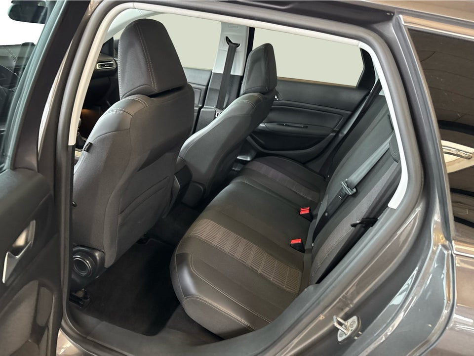 Peugeot 308 1,6 BlueHDi 120 Allure Sky SW 5d