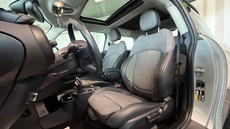 MINI Cooper SE Edition Premium 3d