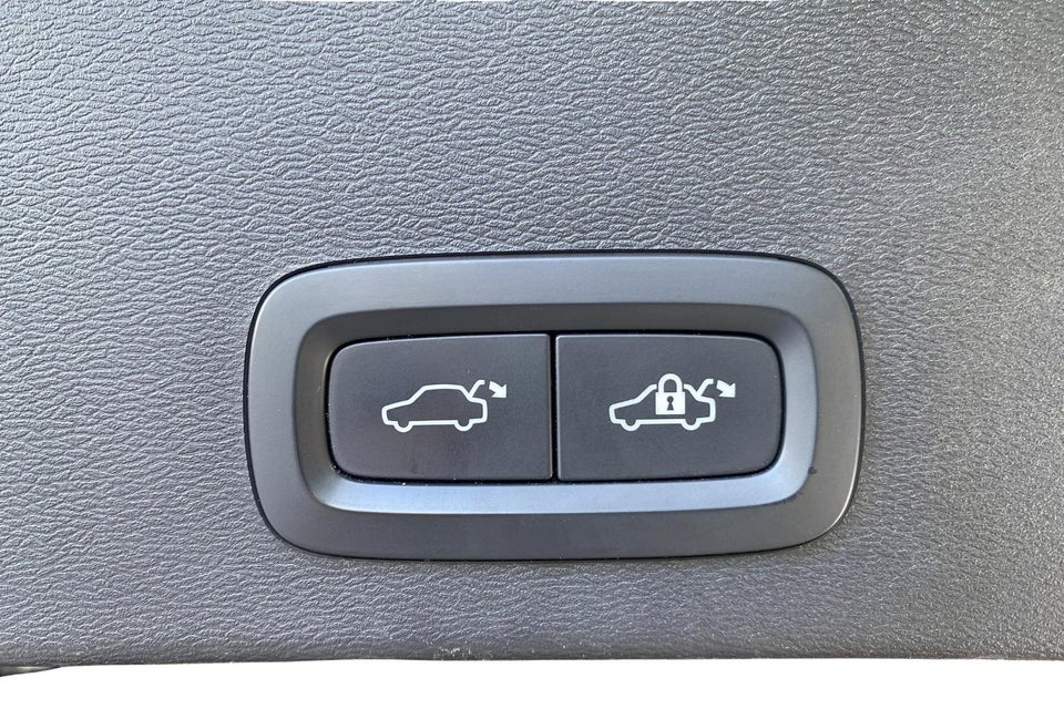 Volvo XC40 P8 ReCharge Twin Plus 5d