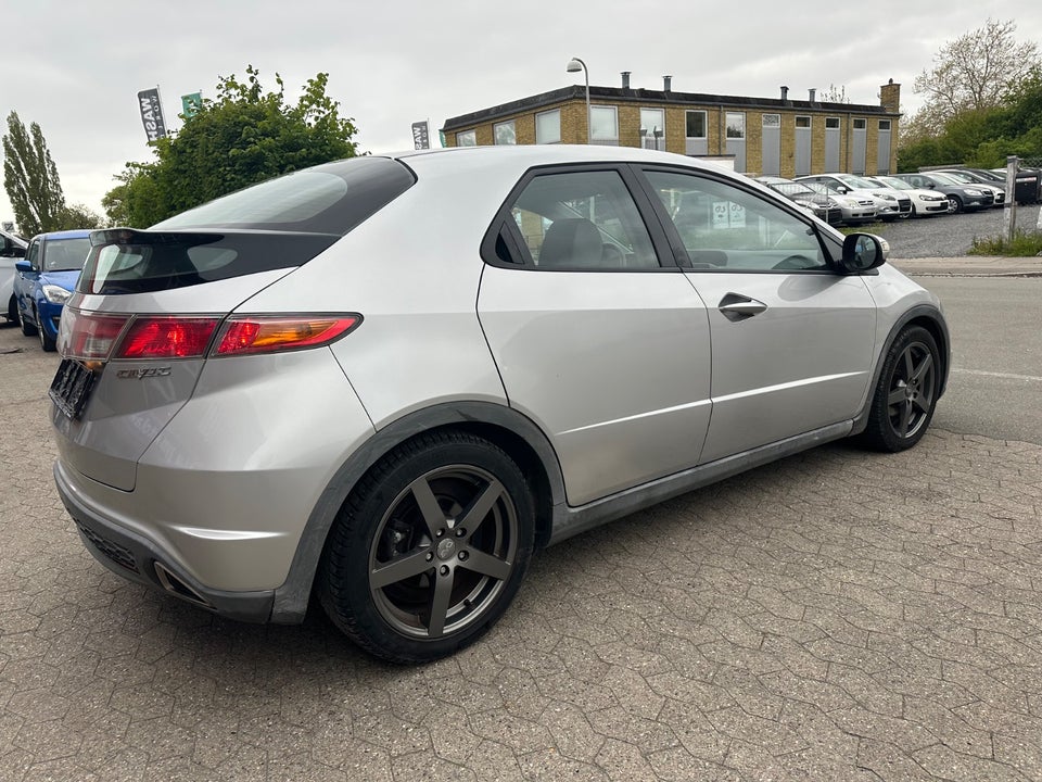Honda Civic 1,8 Sport 5d