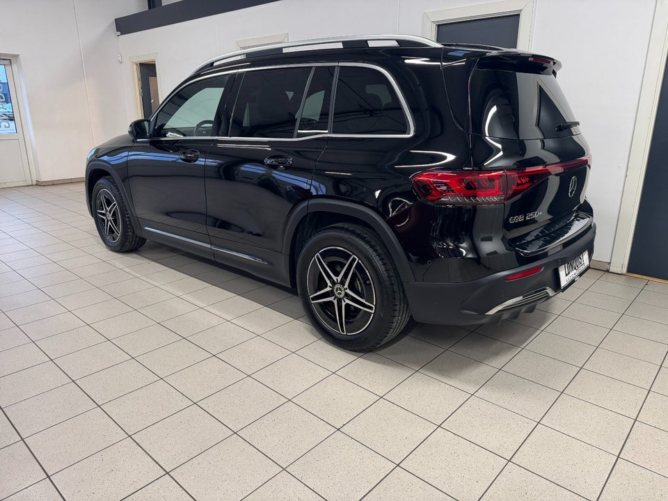 Mercedes EQB250+ AMG Line 5d