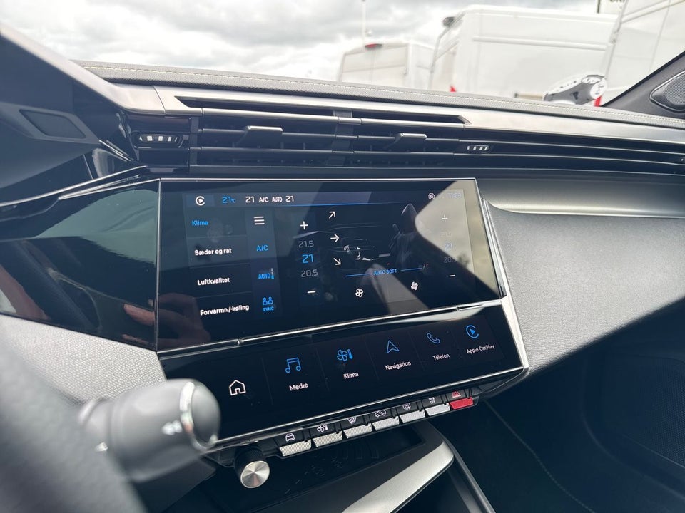 Peugeot e-408 58 GT 5d