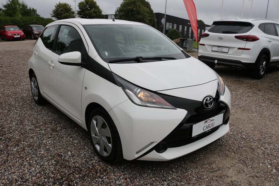 Toyota Aygo 1,0 VVT-i x-play x-touch 5d