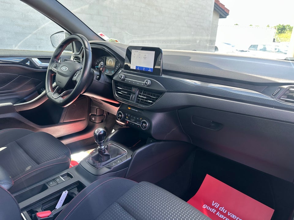 Ford Focus 1,0 EcoBoost ST-Line 5d