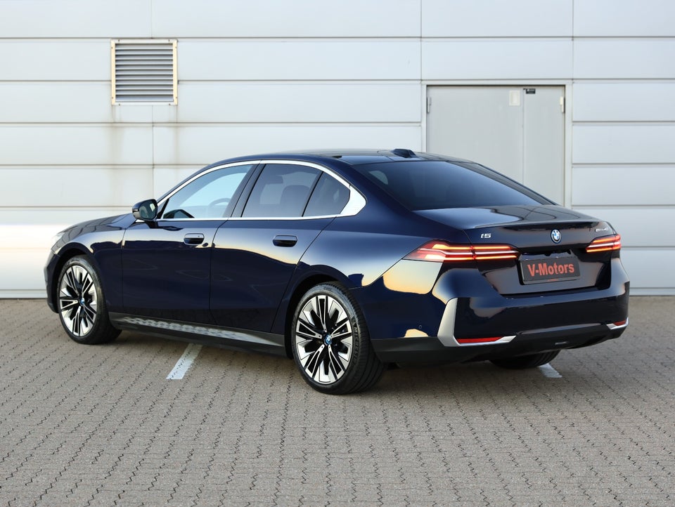 BMW i5 eDrive40 Fully Charged M-Sport 4d