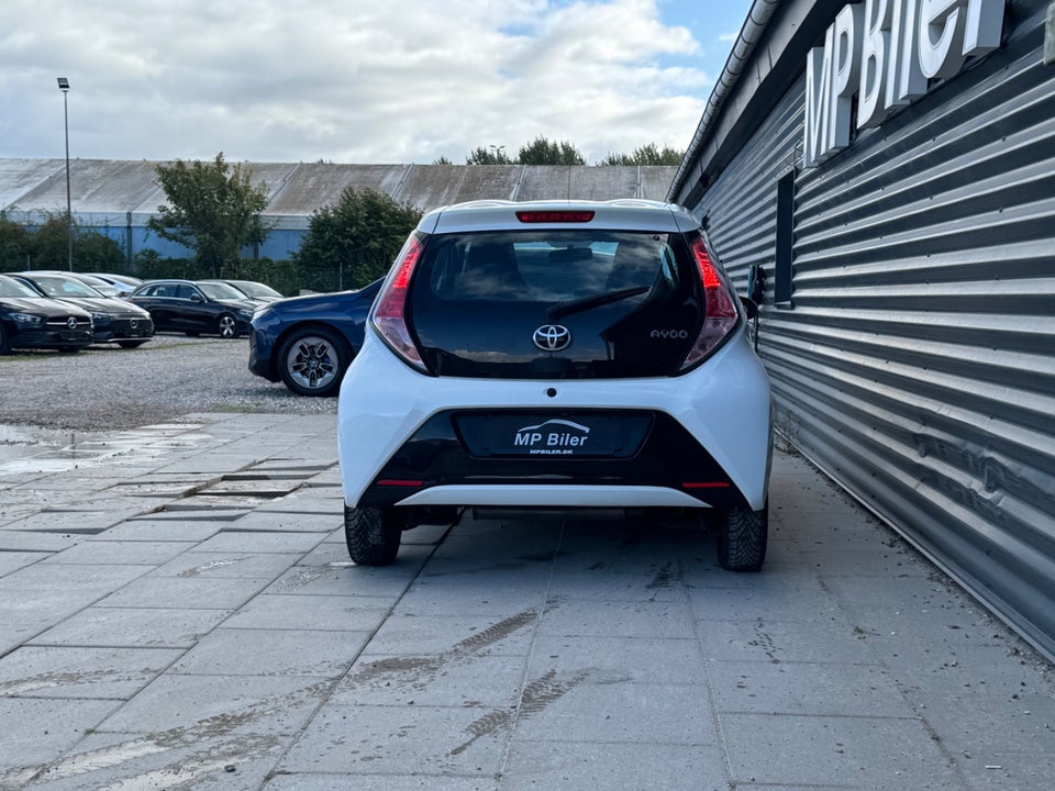 Toyota Aygo 1,0 VVT-i x-play x-touch 5d