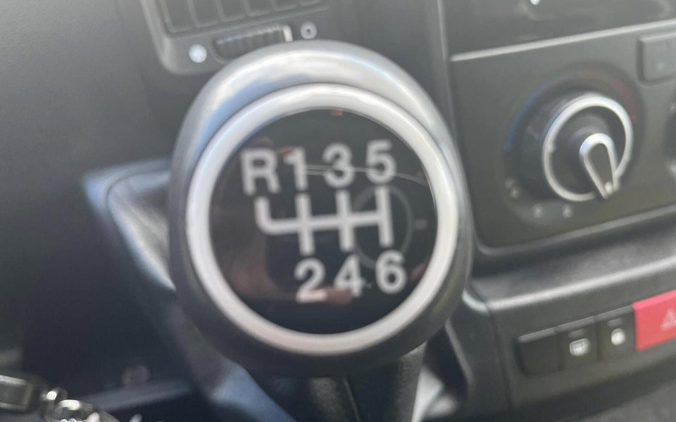 Peugeot Boxer 335 2,2 BlueHDi 165 L3 Plus 2d