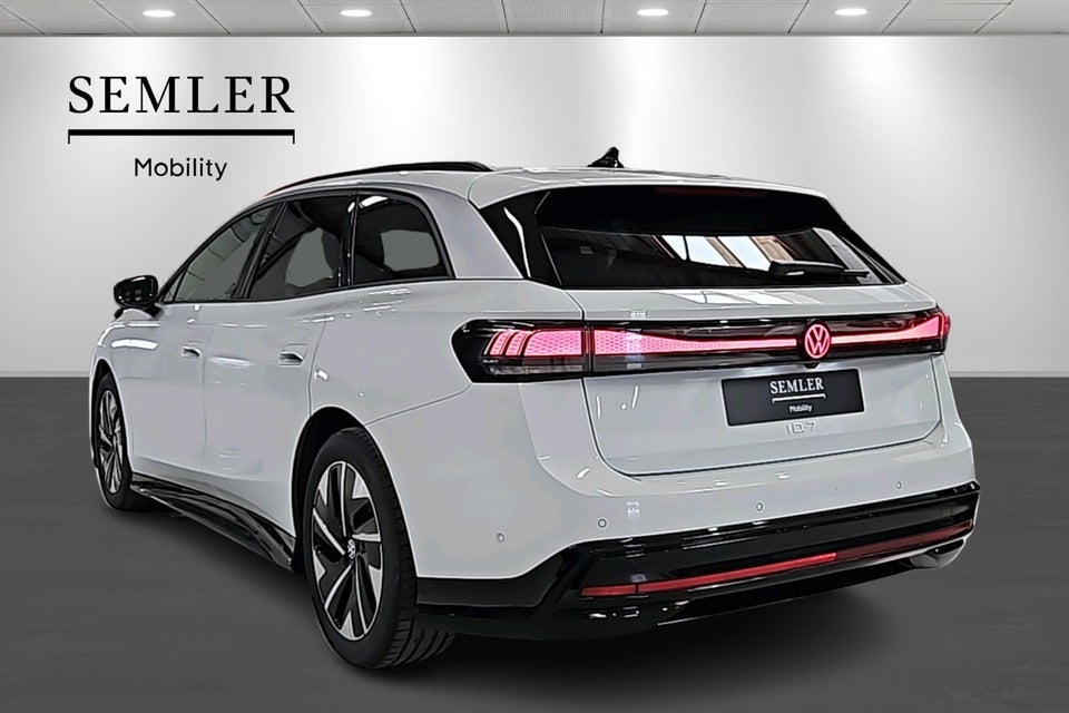 VW ID.7 77 Style+ Tourer 5d
