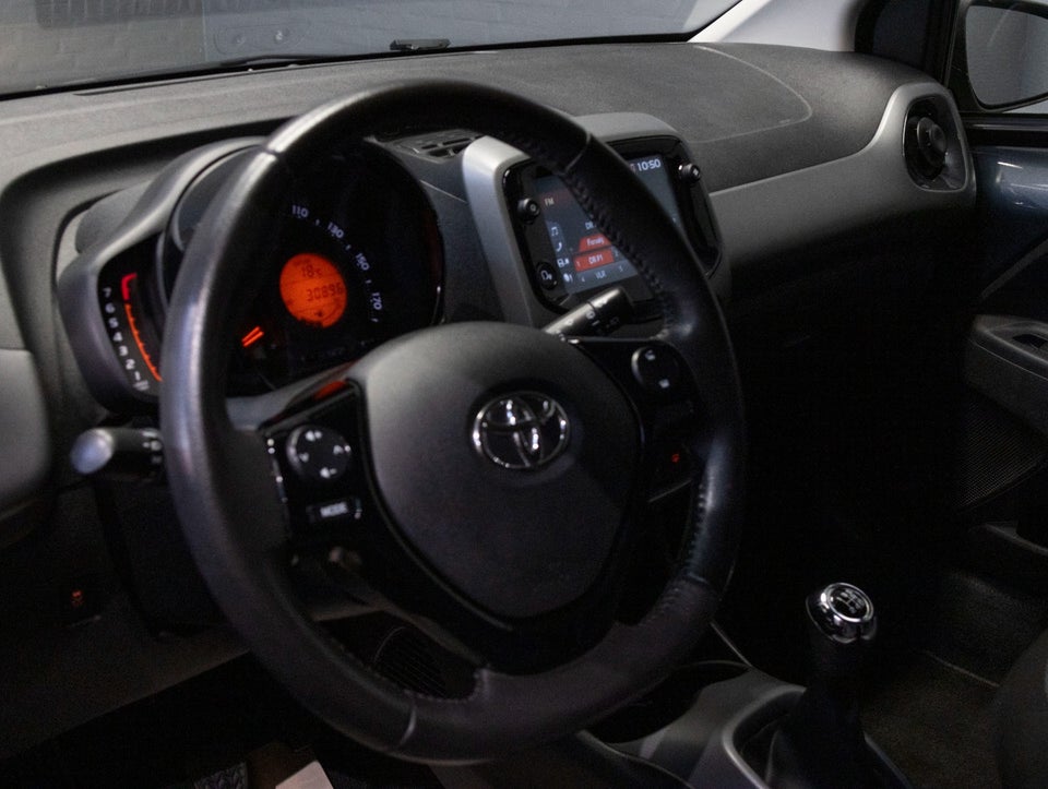 Toyota Aygo 1,0 VVT-i x-pression 5d