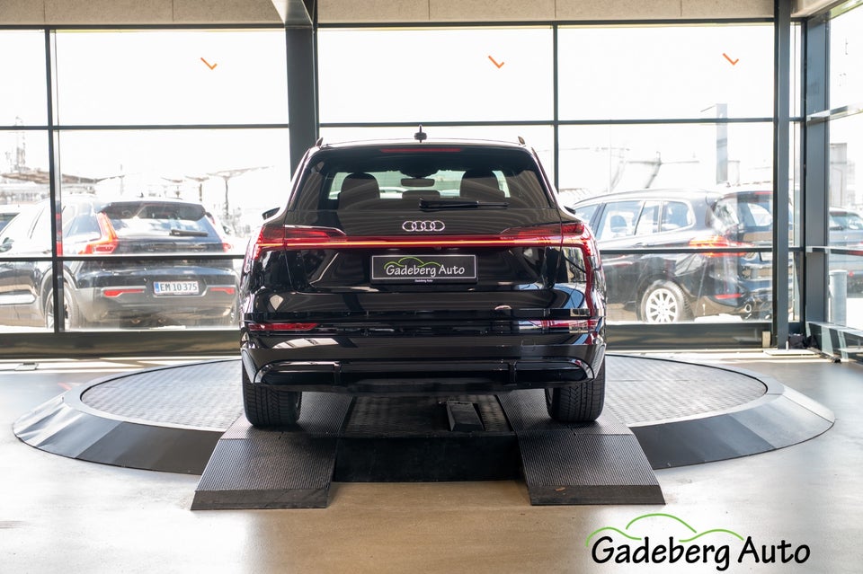Audi e-tron 55 S-line quattro 5d