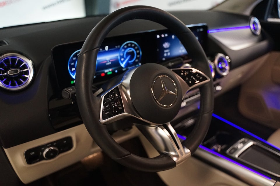 Mercedes EQA250+ Progressive 5d