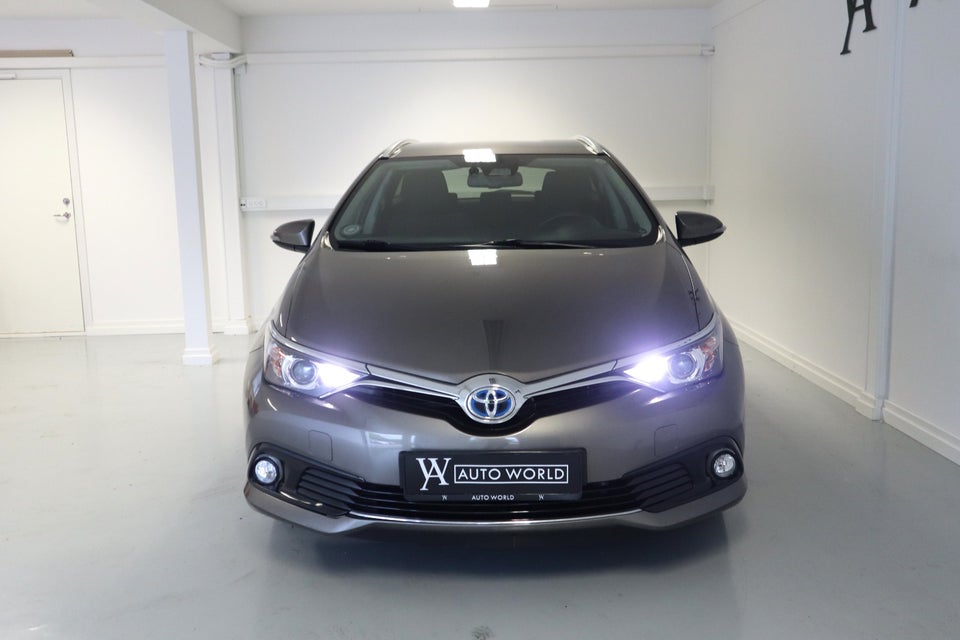 Toyota Auris 1,8 Hybrid H2 Comfort Touring Sports CVT 5d