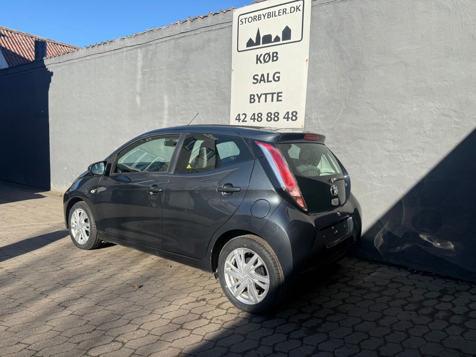 Toyota Aygo 1,0 VVT-i x-wave Sky 5d