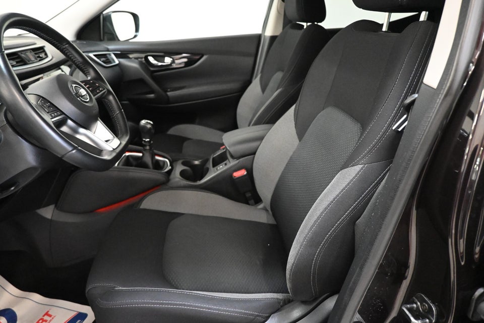 Nissan Qashqai 1,3 Dig-T 140 N-Connecta 5d