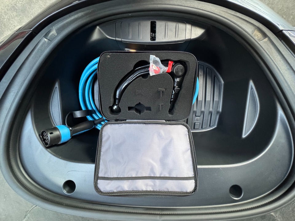 Tesla Model 3 Long Range AWD 4d