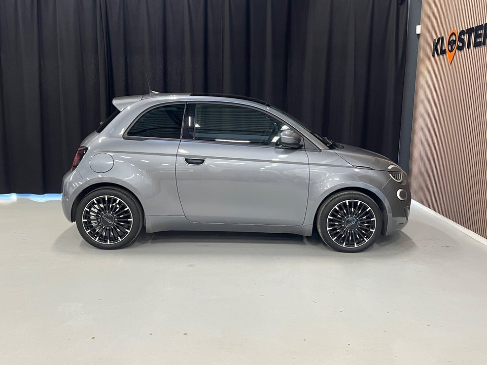 Fiat 500e 42 Icon 3d