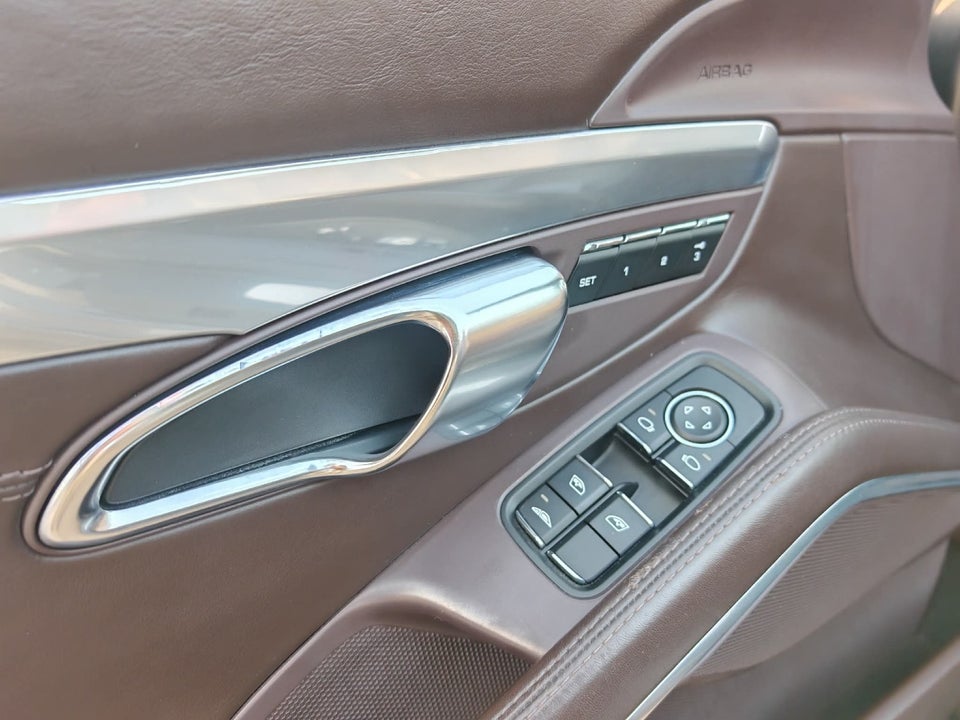 Porsche 911 Carrera 3,4 Cabriolet 2d