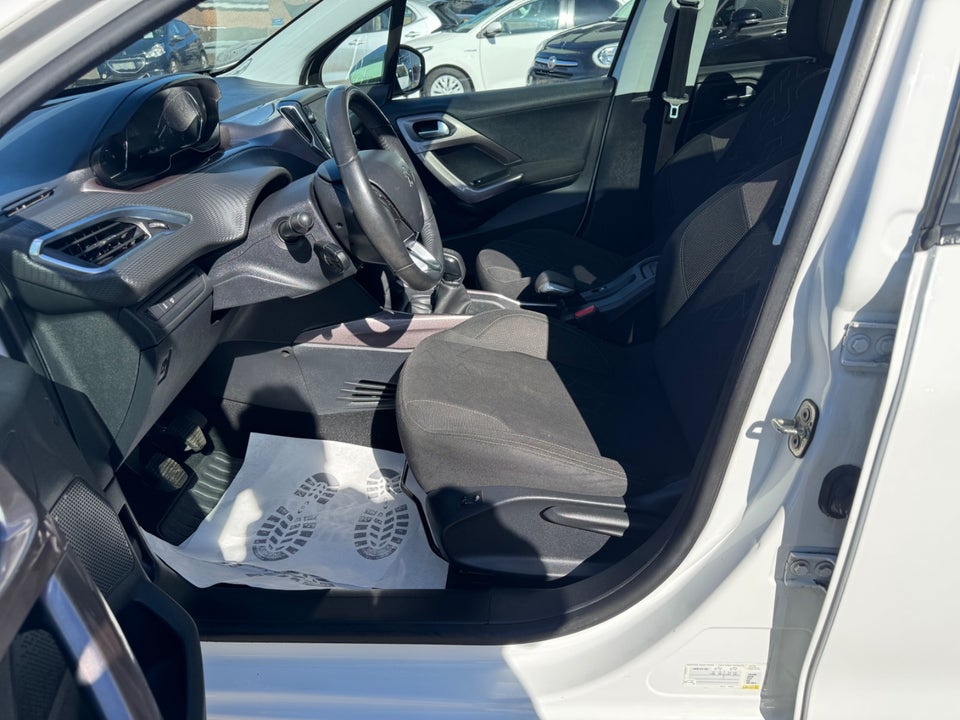 Peugeot 2008 1,6 e-HDi 92 Active Sky 5d