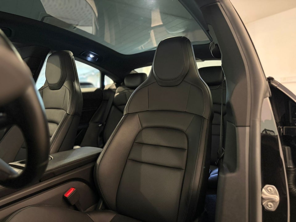 Porsche Taycan 4d