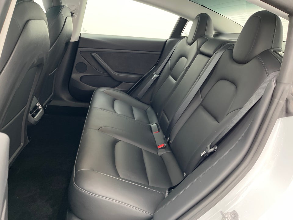 Tesla Model 3 RWD 4d