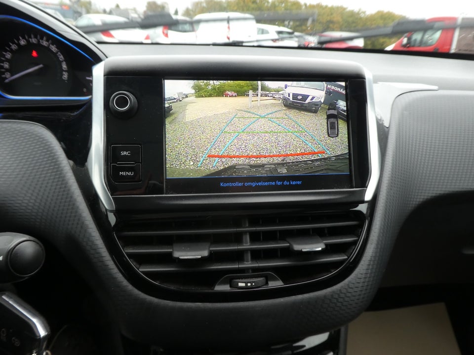 Peugeot 2008 1,6 BlueHDi 100 Allure Sky 5d