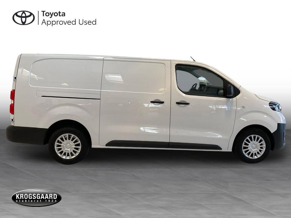 Toyota ProAce 2,0 D 144 Medium Comfort Master 4d