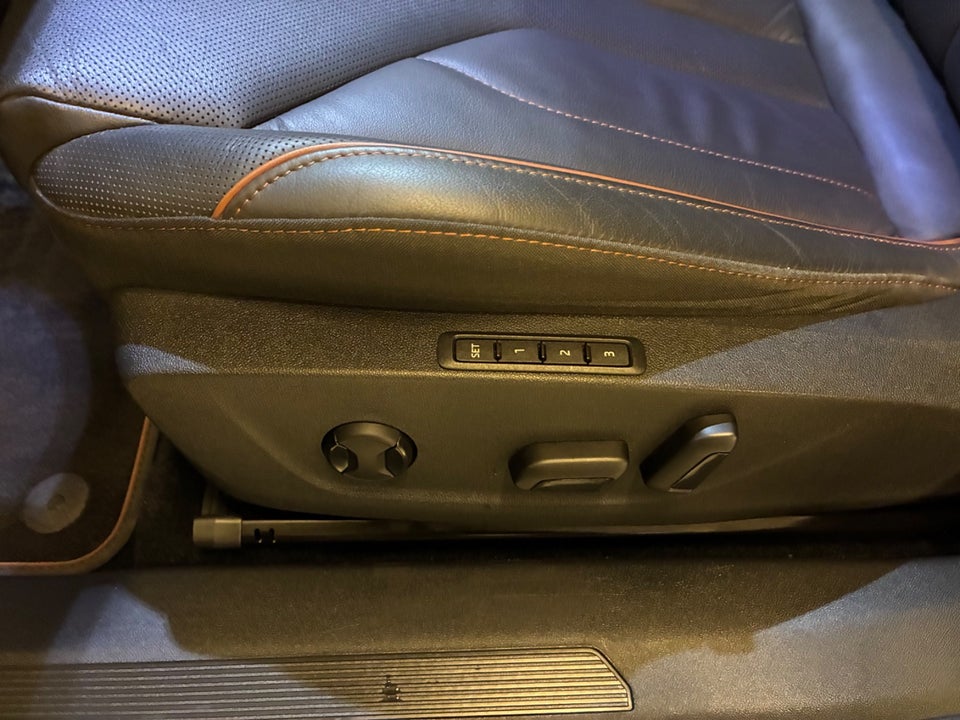 Skoda Enyaq 80 iV Suite 5d