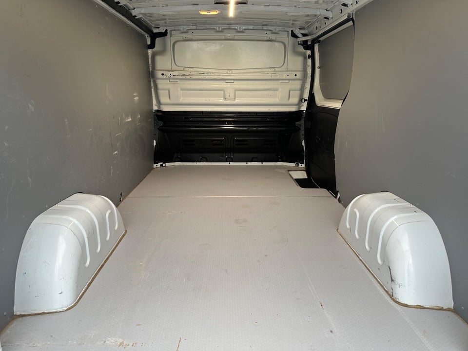 Renault Trafic T29 2,0 dCi 145 L2H1 EDC