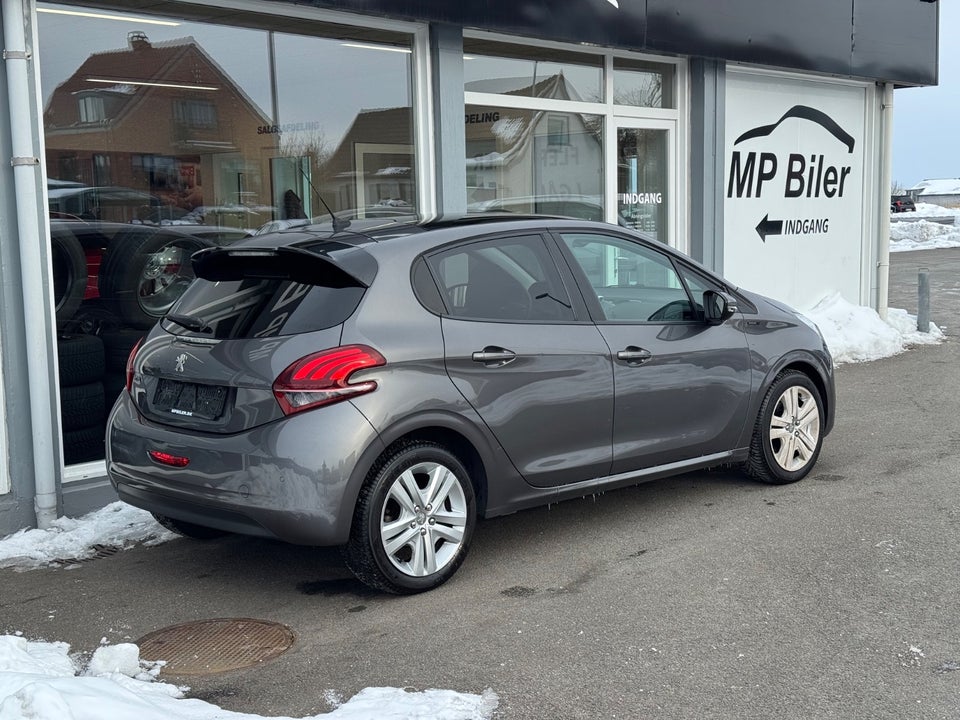 Peugeot 208 1,5 BlueHDi 100 Signature Sky 5d