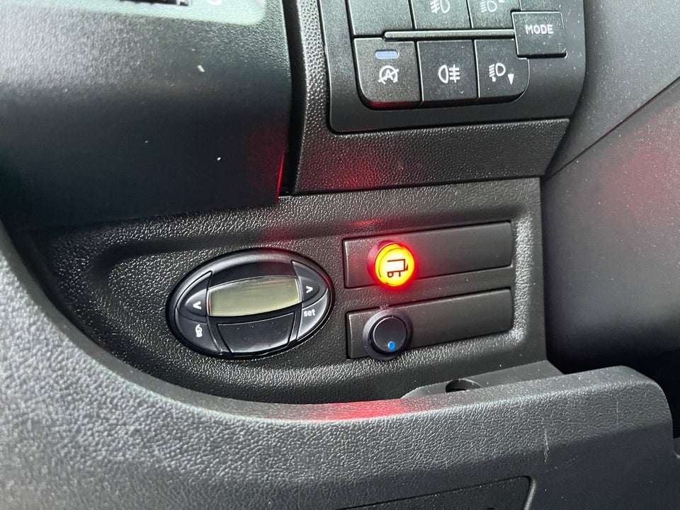 Peugeot Boxer 335 2,2 BlueHDi 165 L2 Plus Alukasse