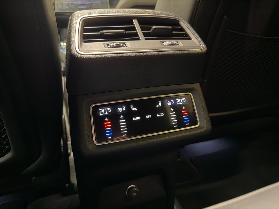 Audi e-tron 55 S-line quattro 5d