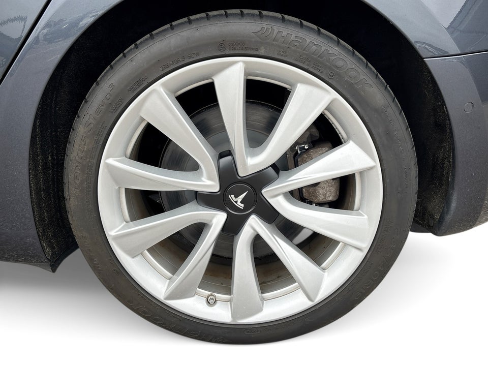 Tesla Model 3 Long Range AWD 4d