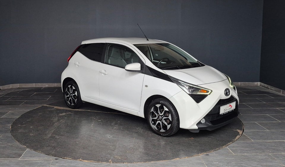 Toyota Aygo 1,0 VVT-i x-press x-shift 5d