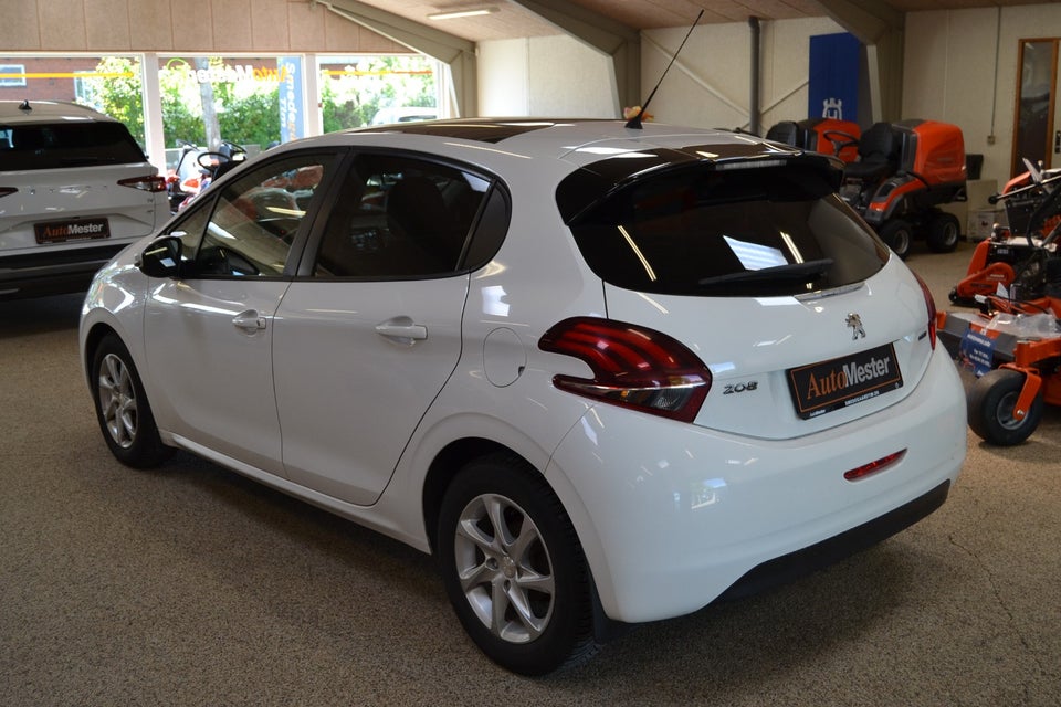 Peugeot 208 1,2 VTi 82 Chili Sky+ 5d