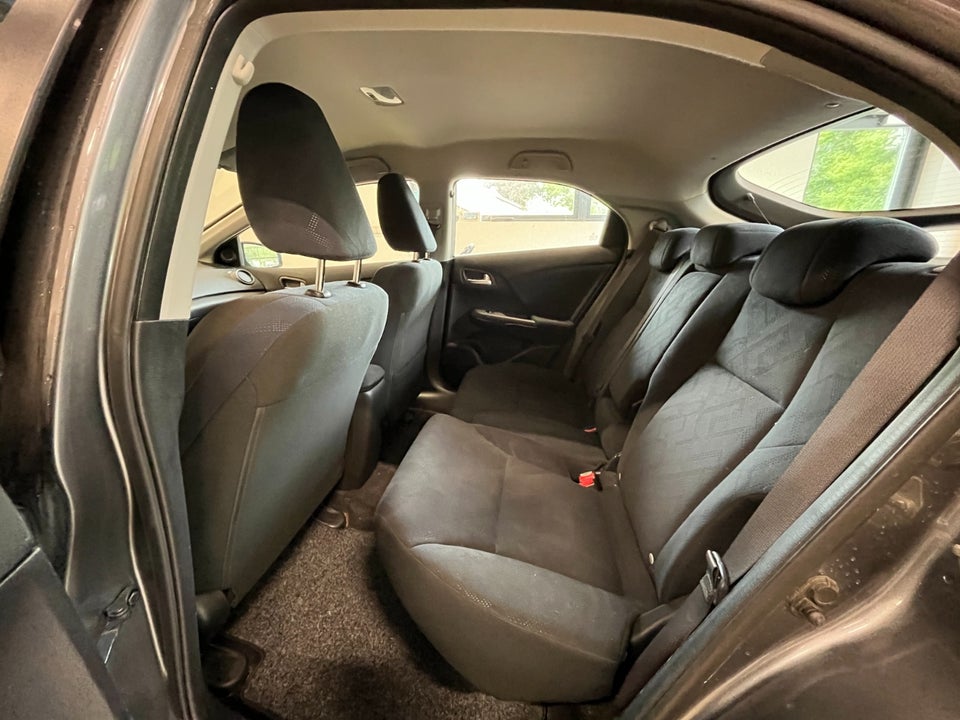 Honda Civic 1,8 i-VTEC Sport 5d