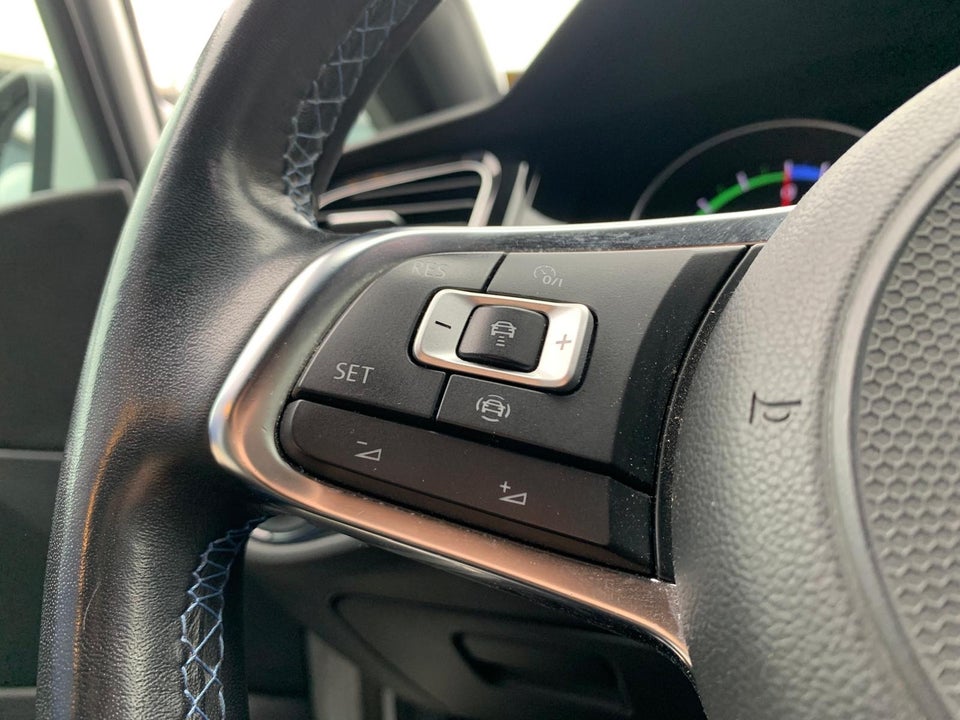 VW Golf VII 1,4 GTE DSG 5d