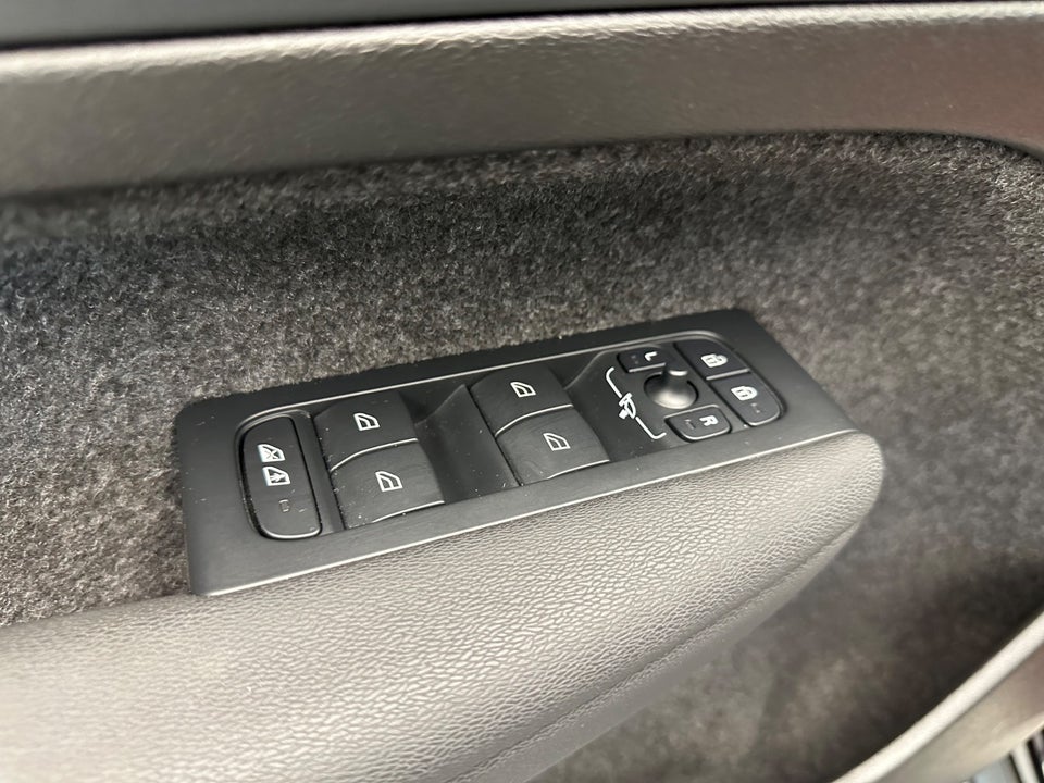 Volvo XC40 P8 ReCharge Twin Plus 5d