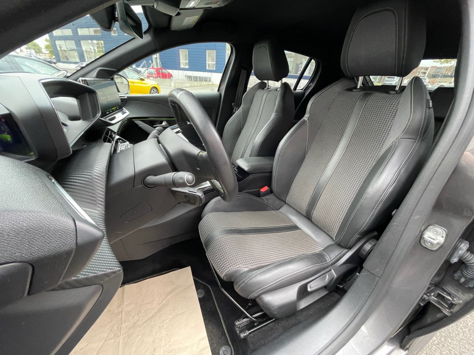 Peugeot 208 1,2 PureTech 100 GT Line 5d