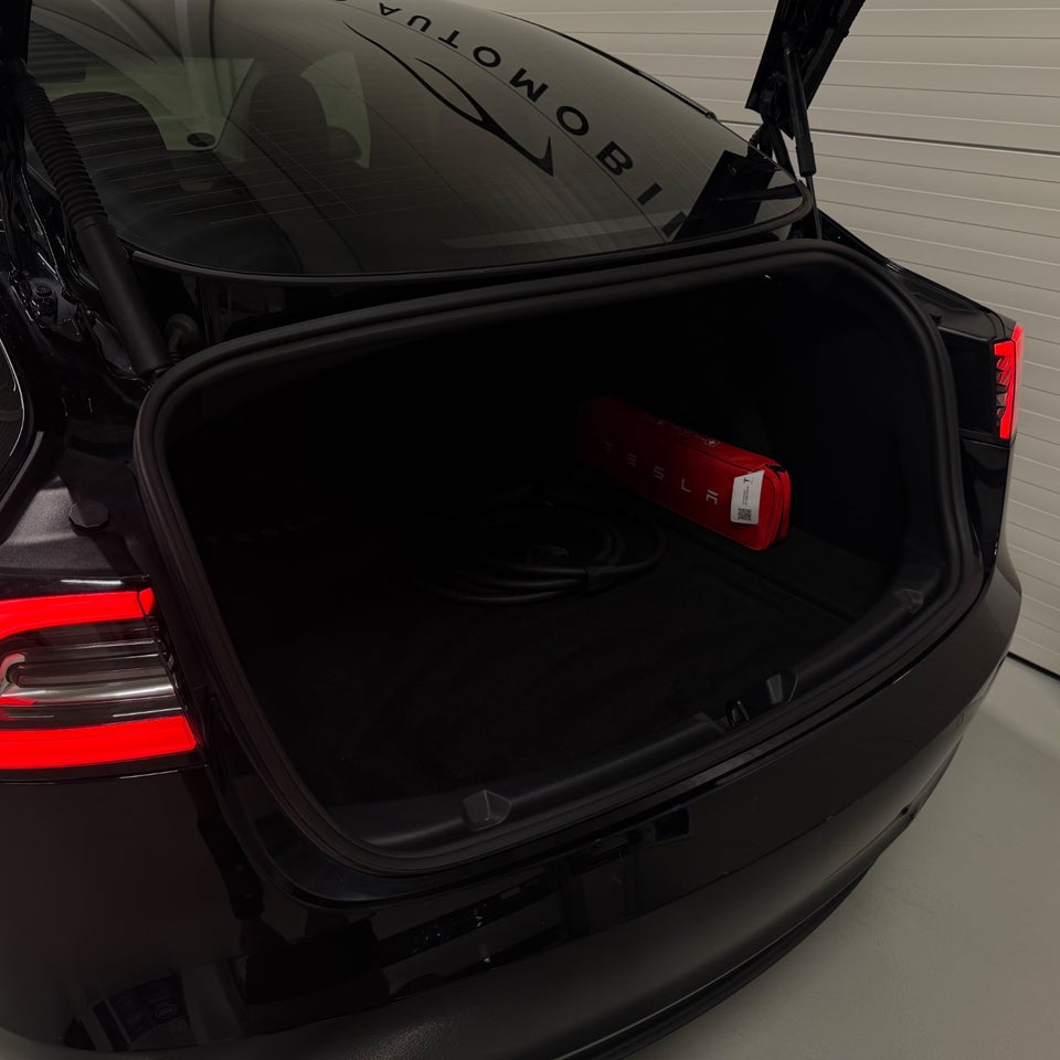 Tesla Model 3 Long Range AWD 4d