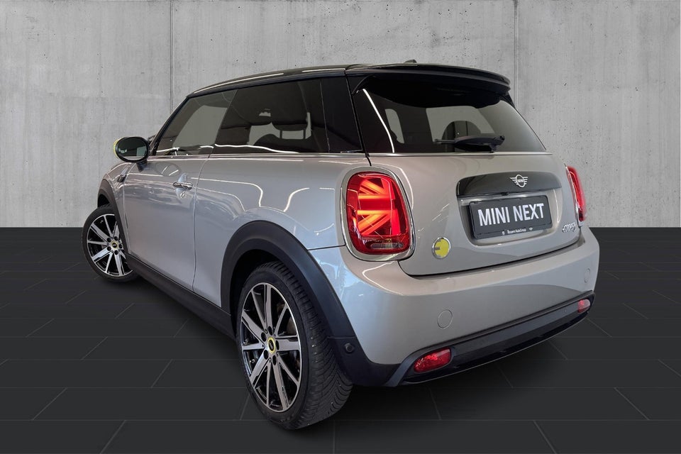 MINI Cooper SE Essential 3d