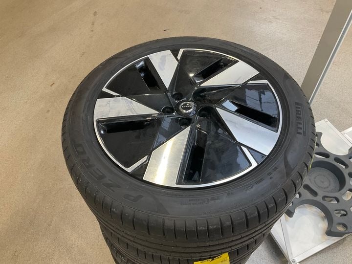 Volvo EX40 Extended Range Ultra 5d