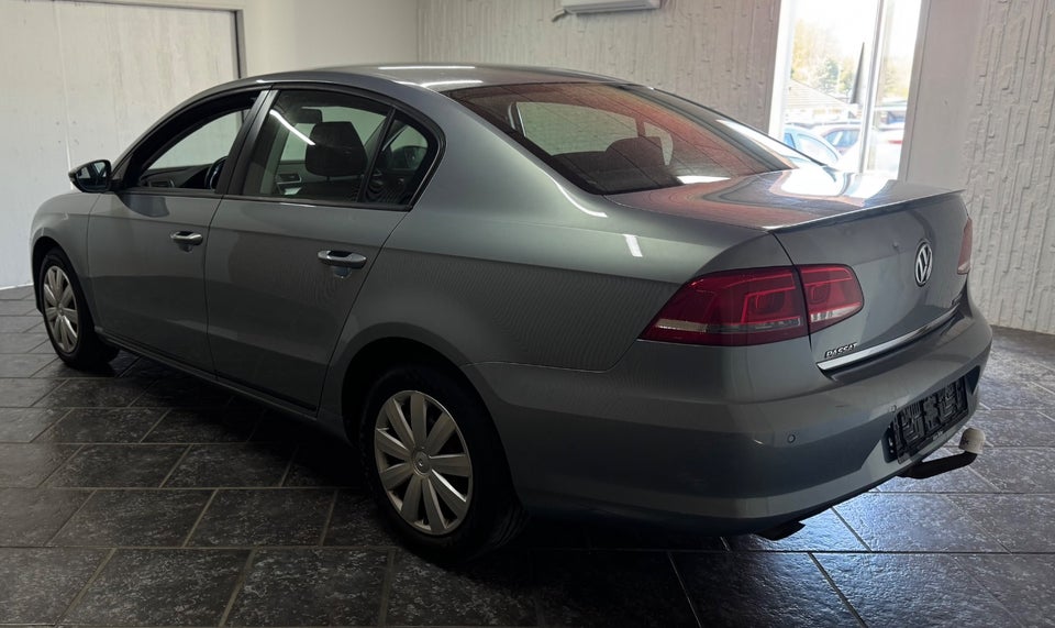 VW Passat 1,6 TDi 105 Trendline BMT 4d