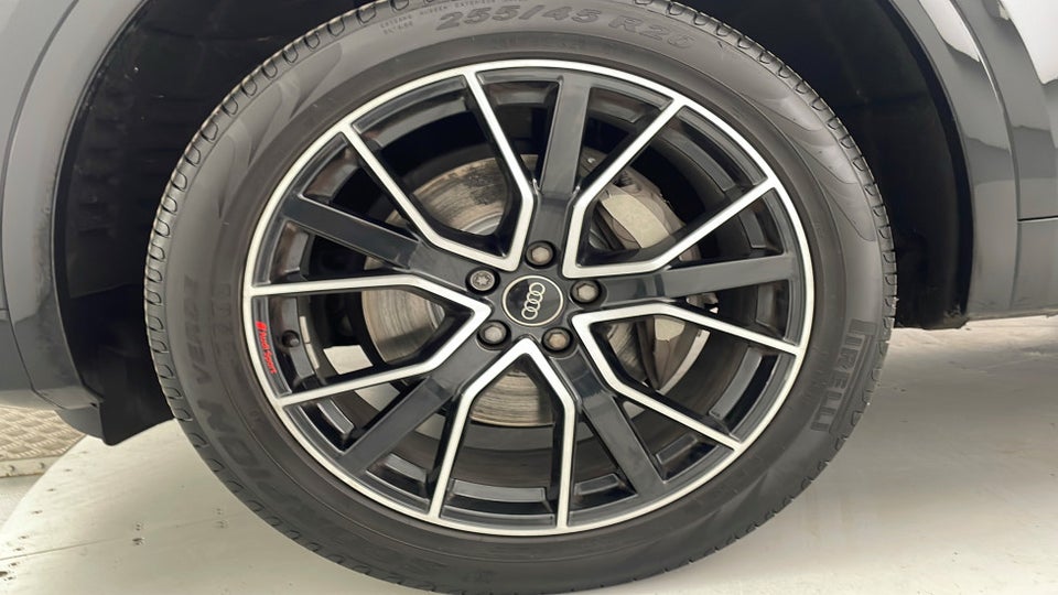 Audi Q5 2,0 TFSi S-line Edition S-tr. 5d