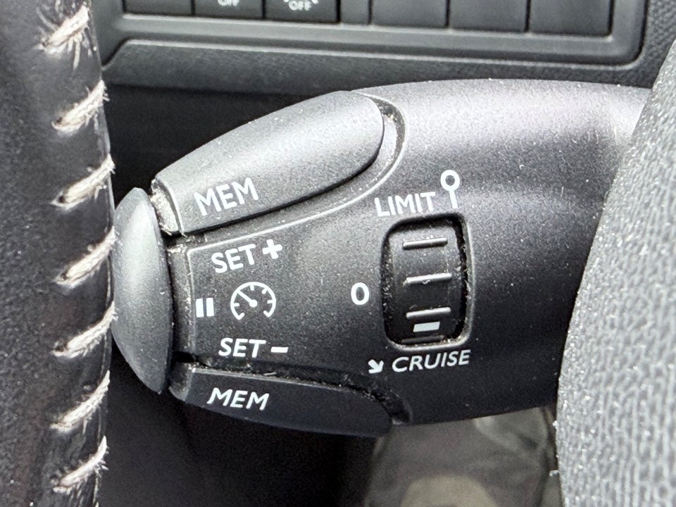 Peugeot 308 1,5 BlueHDi 130 Allure Sky SW 5d