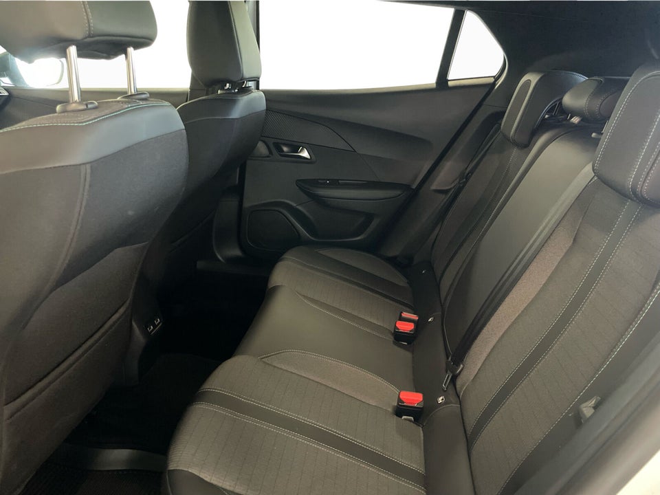 Peugeot e-2008 50 Allure 5d