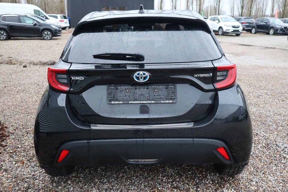 Toyota Yaris 1,5 Hybrid Active Tech Design e-CVT 5d