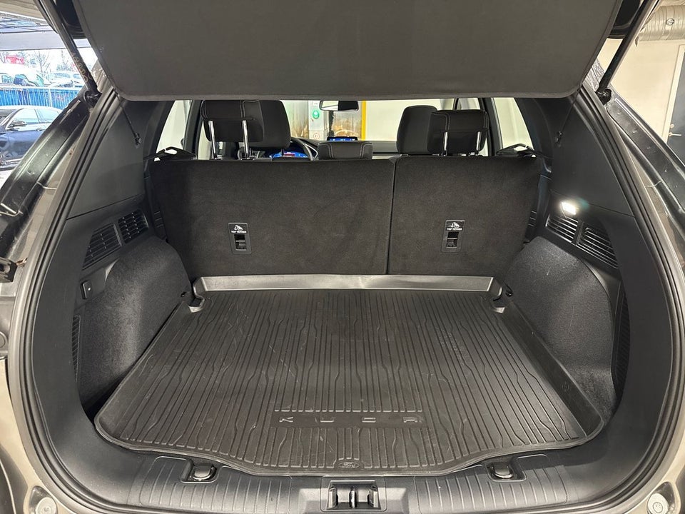 Ford Kuga 2,5 PHEV Titanium CVT 5d