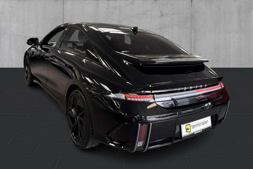 Hyundai Ioniq 6 77 Ultimate Black 4d