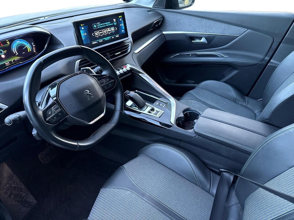 Peugeot 3008 1,6 Hybrid First Selection EAT8 5d