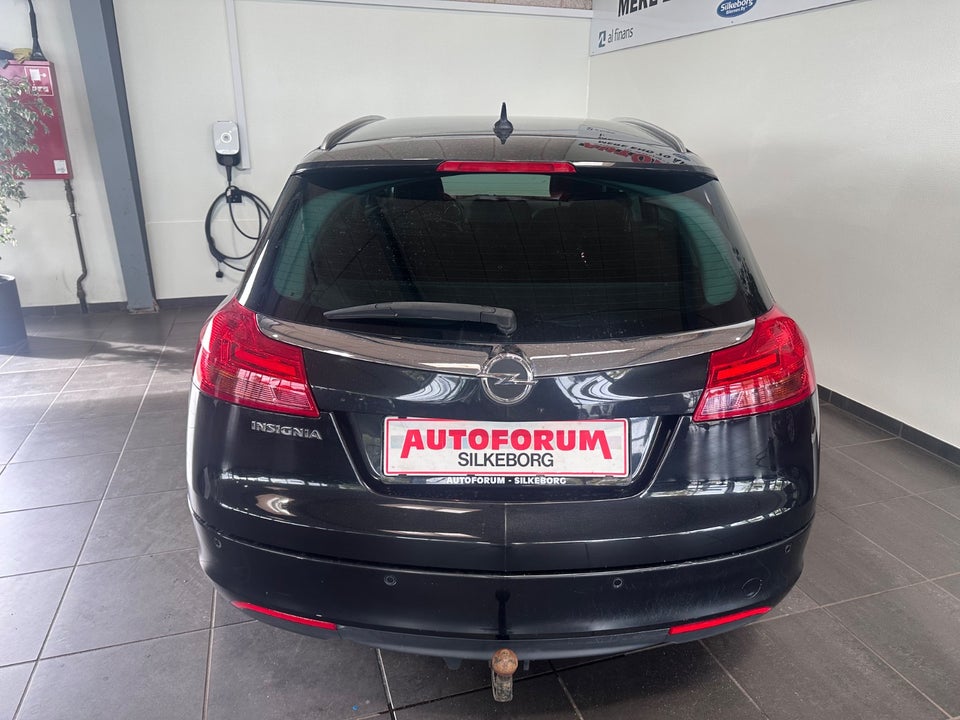 Opel Insignia 1,4 T 140 Cosmo Sports Tourer eco 5d